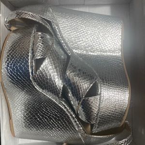 - Beautiful Silver Platform